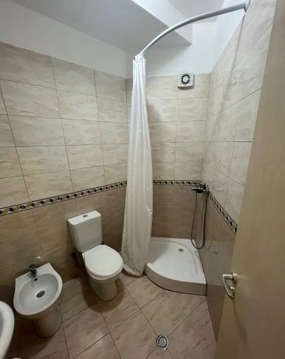 Tirane, jepet me qera apartament 1+1 Kati 2, 70 m² 480 € (Rruga Peti)