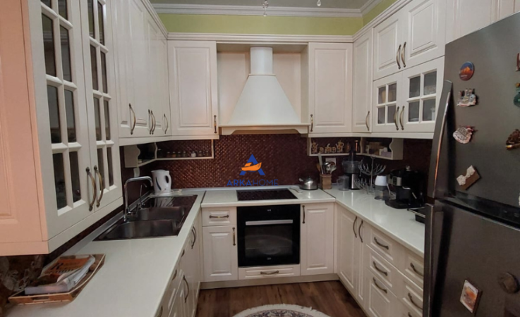 Tirane, shitet 2+1 Kati 3, 79 m² 140.000 € 