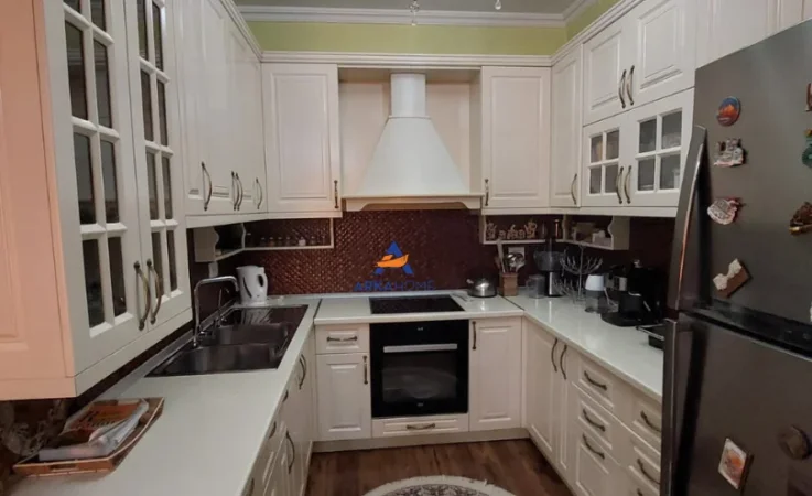 Tirane, shitet 2+1 Kati 3, 79 m² 140.000 € 