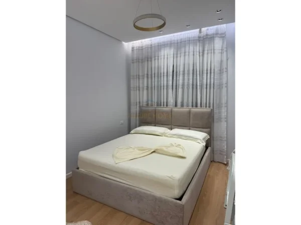 Tirane, jepet me qera apartament 2+1 Kati 4, 76 m² 1.000 € (ZOGU I ZI FOLEJA E GJELBER)