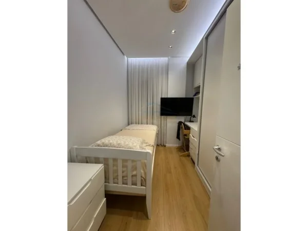Tirane, jepet me qera apartament 2+1 Kati 4, 76 m² 1.000 € (ZOGU I ZI FOLEJA E GJELBER)