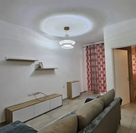 Tirane, jepet me qera apartament 1+1+Ballkon Kati 2, 63 m² 500 € (tek Kopshti Botanik prane Bar Enzo .)