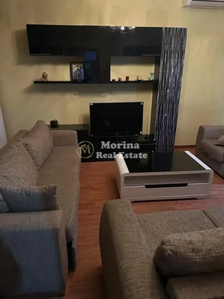 Tirane, jepet me qera shtepi 3+1 Kati 2, 140 m² 600 € (Bulevardi i Ri)