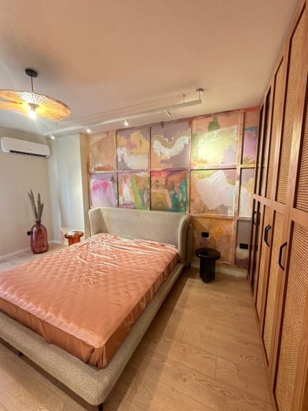 Tirane, jepet me qera apartament 1+1 Kati 15, 76 m² 900 € (ish Ekspozita)