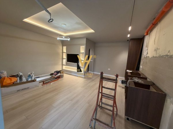 Tirane, shitet apartament 1+1+Ballkon Kati 4, 64 m² 182.000 € (KOMUNA E PARISIT)