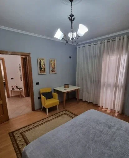 Tirane, jepet me qera apartament 1+1+Ballkon Kati 2, 75 m² 600 € (tek Shkolla e Baletit , prane Lej &amp; Laj.)