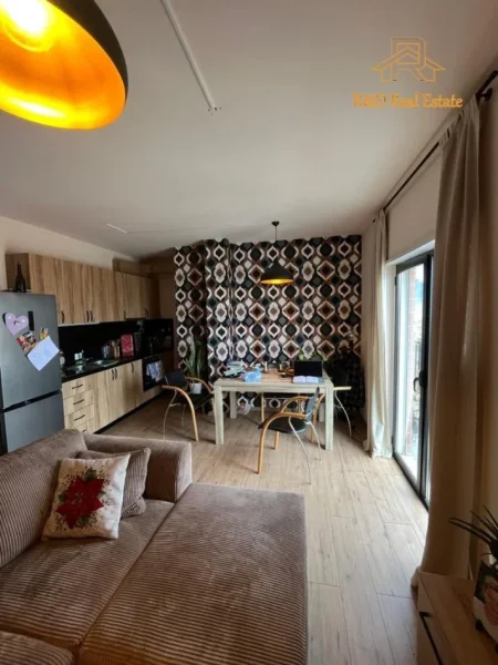 Tirane, shitet apartament 2+1+Ballkon Kati 8, 91 m² 210.000 € (Vila Gold)