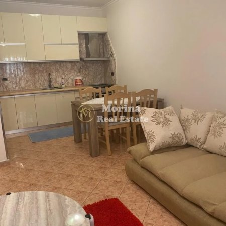 Tirane, jepet me qera apartament 3+1 Kati 2, 120 m² 1.000 € (Rruga e Elbasanit)