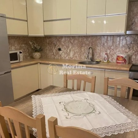 Tirane, jepet me qera apartament 3+1 Kati 2, 120 m² 1.000 € (Rruga e Elbasanit)