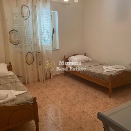 Tirane, jepet me qera apartament 3+1 Kati 2, 120 m² 1.000 € (Rruga e Elbasanit)