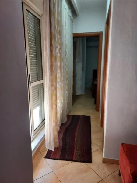 Tirane, jepet me qera apartament 1+1 Kati 3, 74 m² 550 € (Kompleksi Delijorgji)