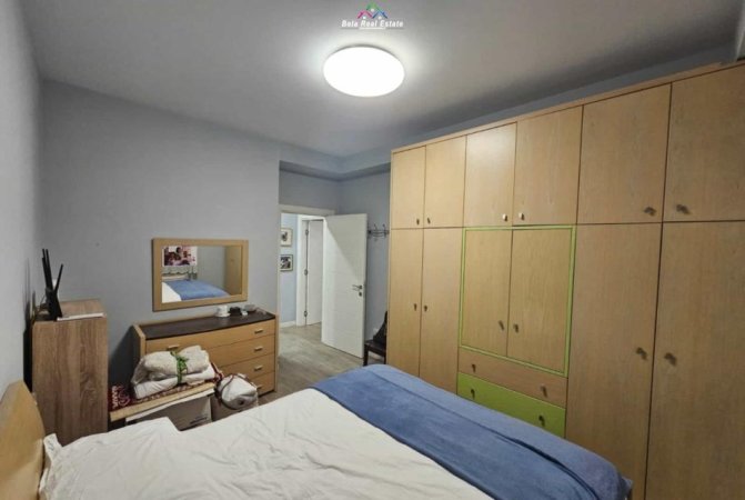 Tirane, jepet me qera apartament 2+1 Kati 2, 115 m² 600 € (xhanfize keko)