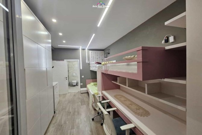 Tirane, jepet me qera apartament 2+1 Kati 2, 115 m² 600 € (xhanfize keko)