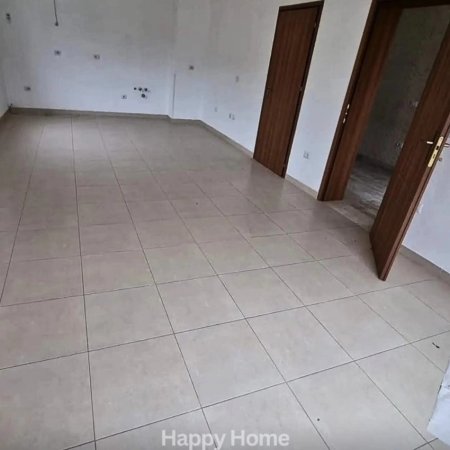 Tirane, jepet me qera Vile 3 Katshe , 600 m² 