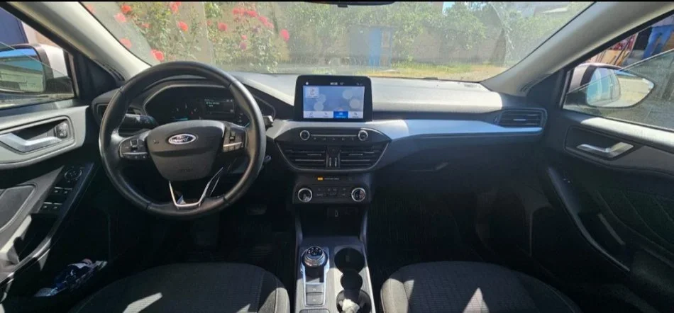 Tirane, shes makine Ford Focus Nafte, gri metalizato automatik Kondicioner 90.000 km 8.500 €