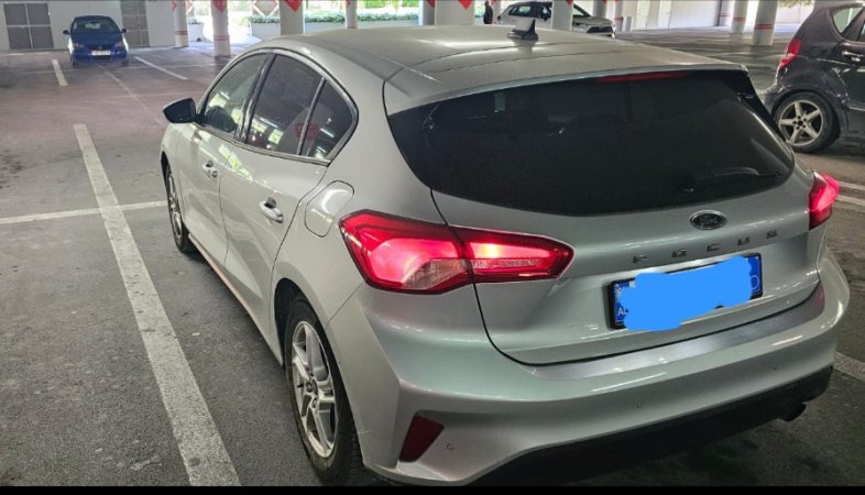 Tirane, shes makine Ford Focus Nafte, gri metalizato automatik Kondicioner 90.000 km 8.500 €