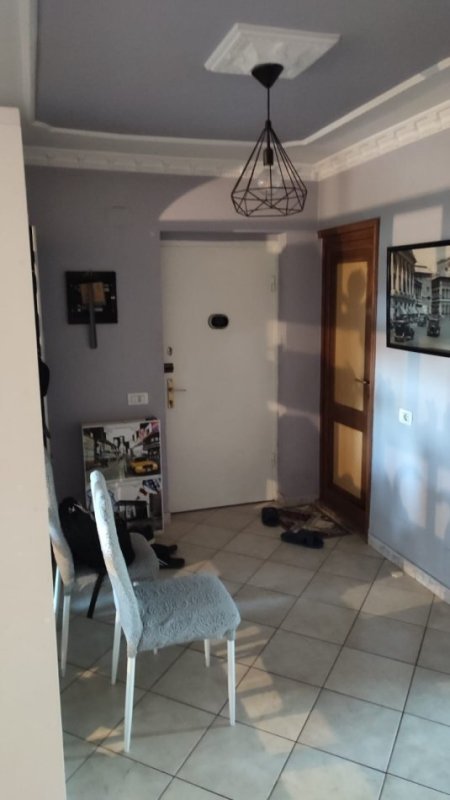 Tirane, shitet apartament 2+1 Kati 5, 84 m²