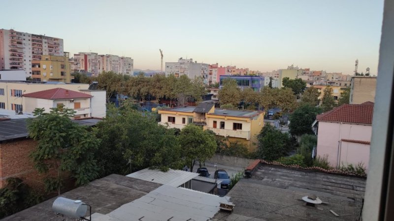 Tirane, shitet apartament 2+1 Kati 5, 84 m²