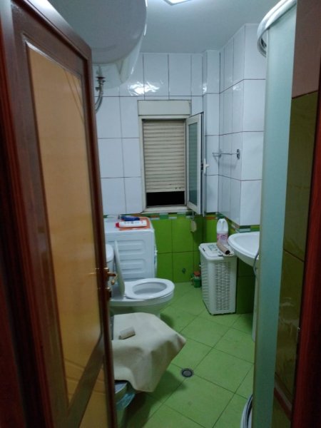 Tirane, shitet apartament 2+1 Kati 5, 84 m²