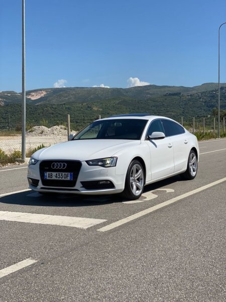 Vlore, shes makine Audi A5 2.0 Nafte, e bardhë automatik Kondicioner 213.000 km 10.000 €