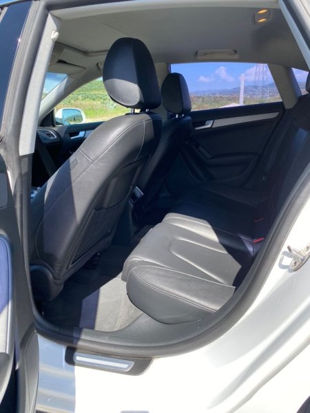 Vlore, shes makine Audi A5 2.0 Nafte, e bardhë automatik Kondicioner 213.000 km 10.000 €