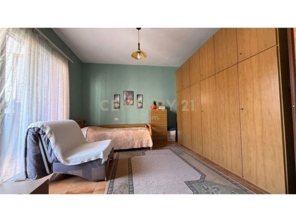 Tirane, shitet apartament 2+1+Ballkon Kati 6, 135 m² 260.000 € (Komune të Parisit)