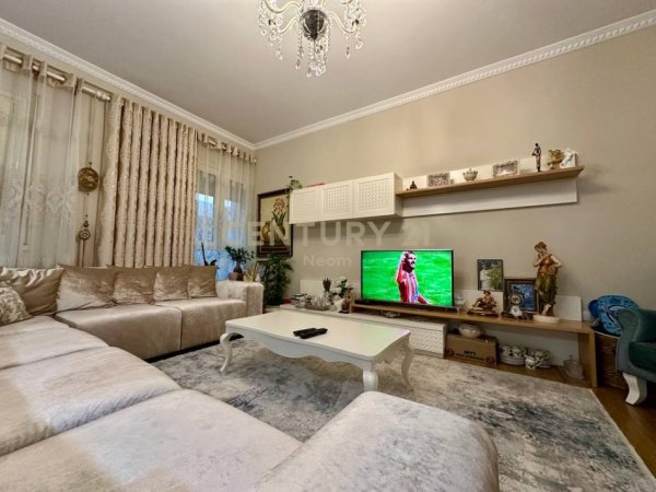 Tirane, shitet apartament 3+1+Ballkon Kati 3, 123 m² 265.000 € (KOPSHTI ZOOLOGJIK!)