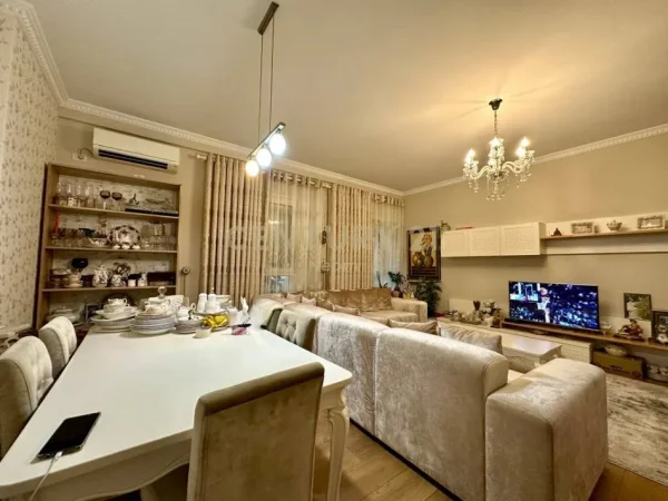 Tirane, shitet apartament 3+1+Ballkon Kati 3, 123 m² 265.000 € (KOPSHTI ZOOLOGJIK!)