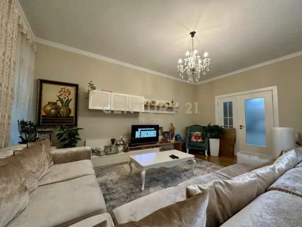 Tirane, shitet apartament 3+1+Ballkon Kati 3, 123 m² 265.000 € (KOPSHTI ZOOLOGJIK!)