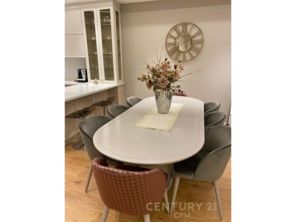 Tirane, shitet apartament duplex 3+1 Kati 3, 181 m² 355.000 € (ish fusha e aviacionit)