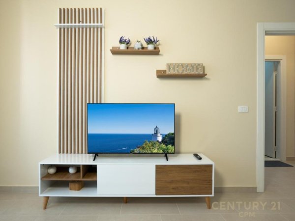 Tirane, jepet me qera apartament 1+1+Ballkon Kati 4, 70 m² 800 € (quare 21)