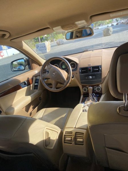 Tirane, shes makine Mercedez Benz Nafte, e zeze automatik Kondicioner 200.000 km 5.900 €