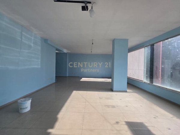 Tirane, shes ambjent biznesi Kati 1, 89 m² 142.000 € (Yzberisht)