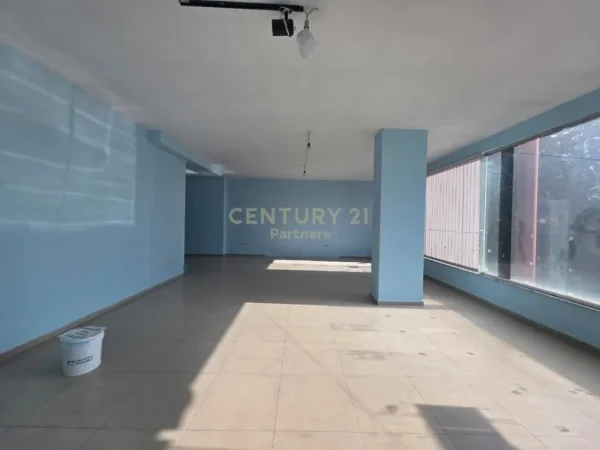 Tirane, shes ambjent biznesi Kati 1, 89 m² 142.000 € (Yzberisht)