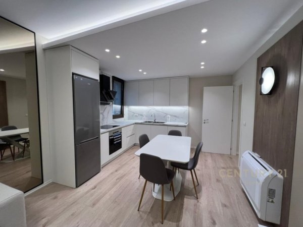 Tirane, jepet me qera apartament 1+1 Kati 3, 77 m² 1.000 € (Rruga e barrikadave)