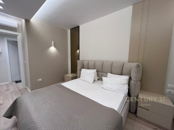 Tirane, jepet me qera apartament 1+1 Kati 3, 77 m² 1.000 € (Rruga e barrikadave)