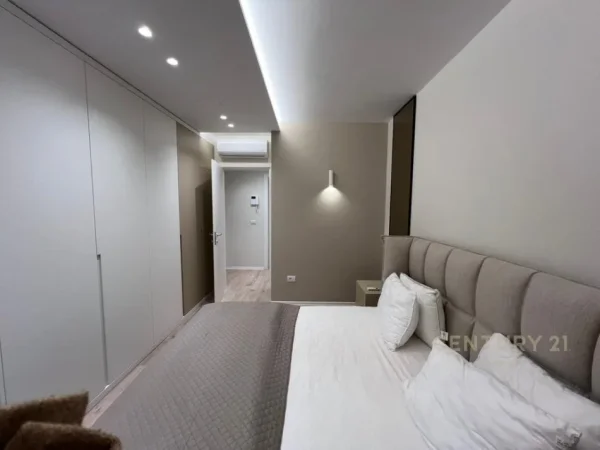 Tirane, jepet me qera apartament 1+1 Kati 3, 77 m² 1.000 € (Rruga e barrikadave)