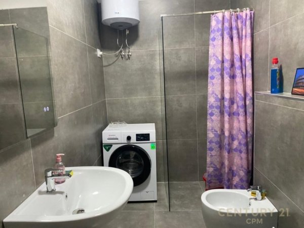 Tirane, jepet me qera apartament 2+1+Ballkon Kati 6, 650 € (Oasis Unaza e Re)