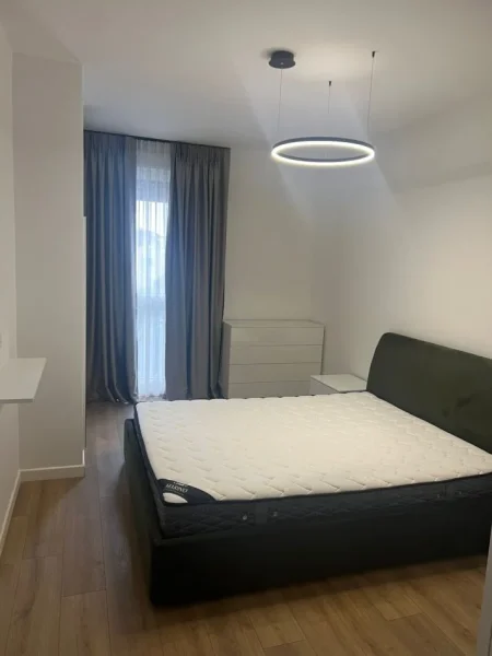 Tirane, jepet me qera apartament 1+1+Ballkon Kati 7, 75 m² 900 € (Parku Olimpik)