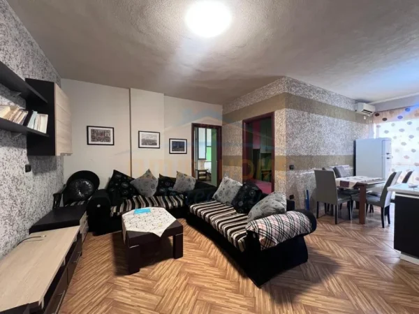 Tirane, jepet me qera apartament 2+1+Ballkon Kati 3, 84 m² 415 € 