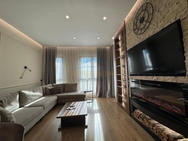 Tirane, jepet me qera apartament 1+1 Kati 5, 76 m² 850 €