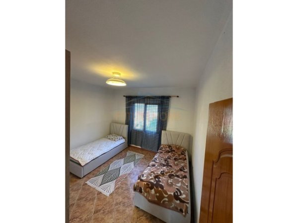 Tirane, jepet me qera shtepi 2+1 Kati 2, 80 m² 350 € (Kombinat, siper Spitalit ne Koder)