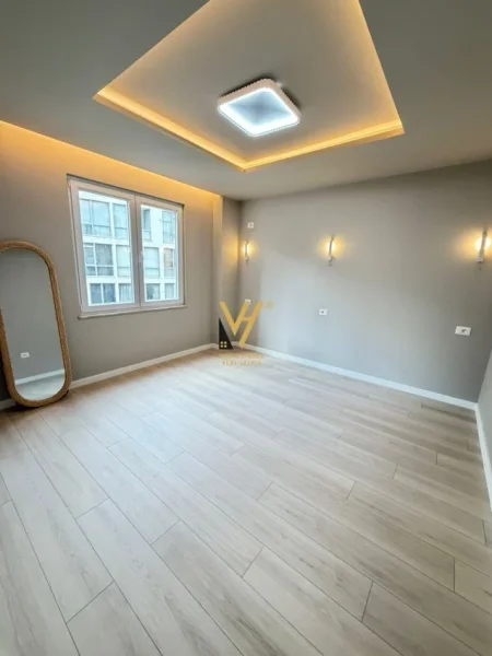 Tirane, shitet apartament 2+1+Ballkon Kati 4, 98 m² 275.000 € (KOMUNA E PARISIT)