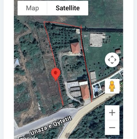 Shitet LOKALI LONDON NE HYRJE TE DOBROVES  -PISHINE 3- DYLIM TOKE 2-SHTEPI ME HYPOTEKE