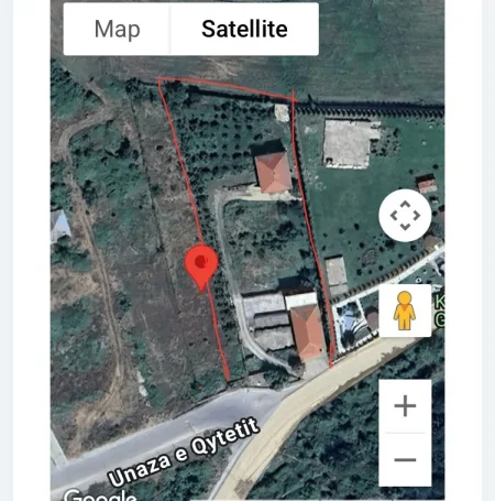 Shitet LOKALI LONDON NE HYRJE TE DOBROVES  -PISHINE 3- DYLIM TOKE 2-SHTEPI ME HYPOTEKE