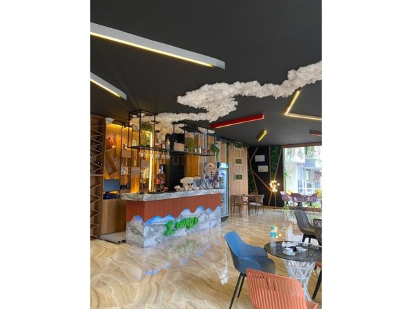 Tirane, shitet ambjent biznesi Kati 0, 136 m² 240.000 € 