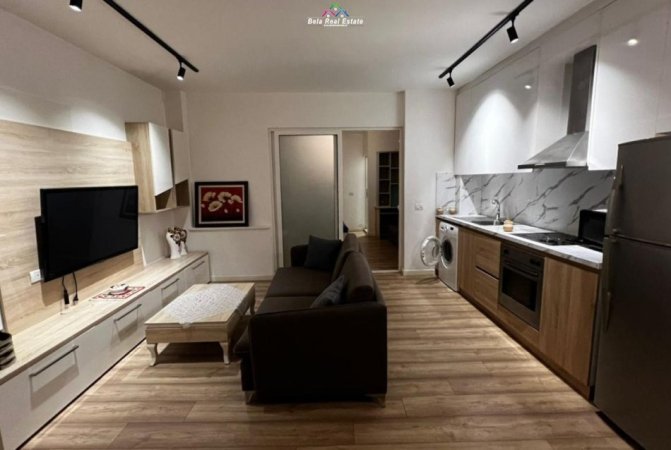 Tirane, jepet me qera apartament 1+1 Kati 0, 60 m² 500 € (Rruga e Barrikadave)