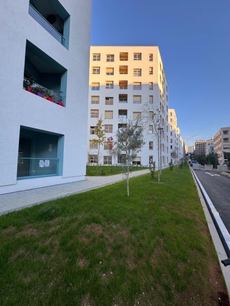 Tirane, jepet me qera apartament 1+1+Aneks+Ballkon Kati 3, 65 m² 500 € (Kompleksi Kadiu)