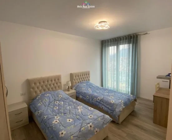 Tirane, jepet me qera apartament 2+1+Ballkon Kati 8, 95 m² 800 € (Rruga Don Bosko)
