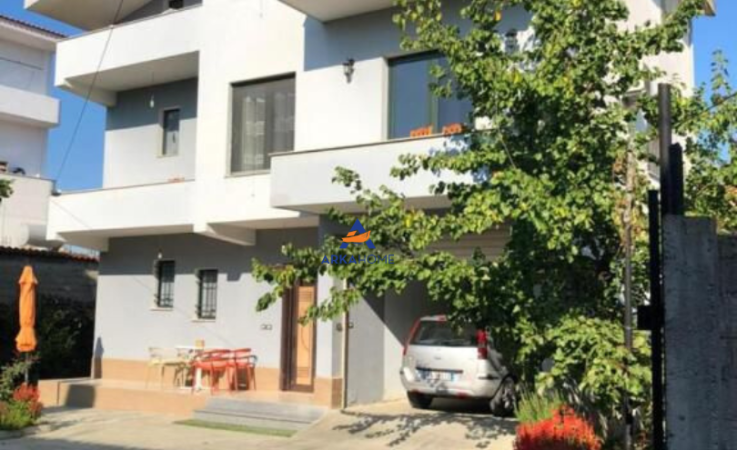Tirane, shitet Vile 3 Katshe Kati 3, 454 m² 300.000 € 